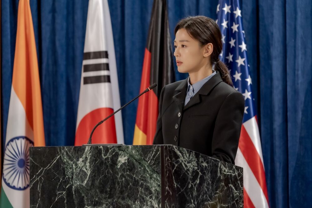 年度矚目韓劇《暴風圈》9月播出，全智賢、姜棟元、John Cho 聯手打造跨國諜戰風暴