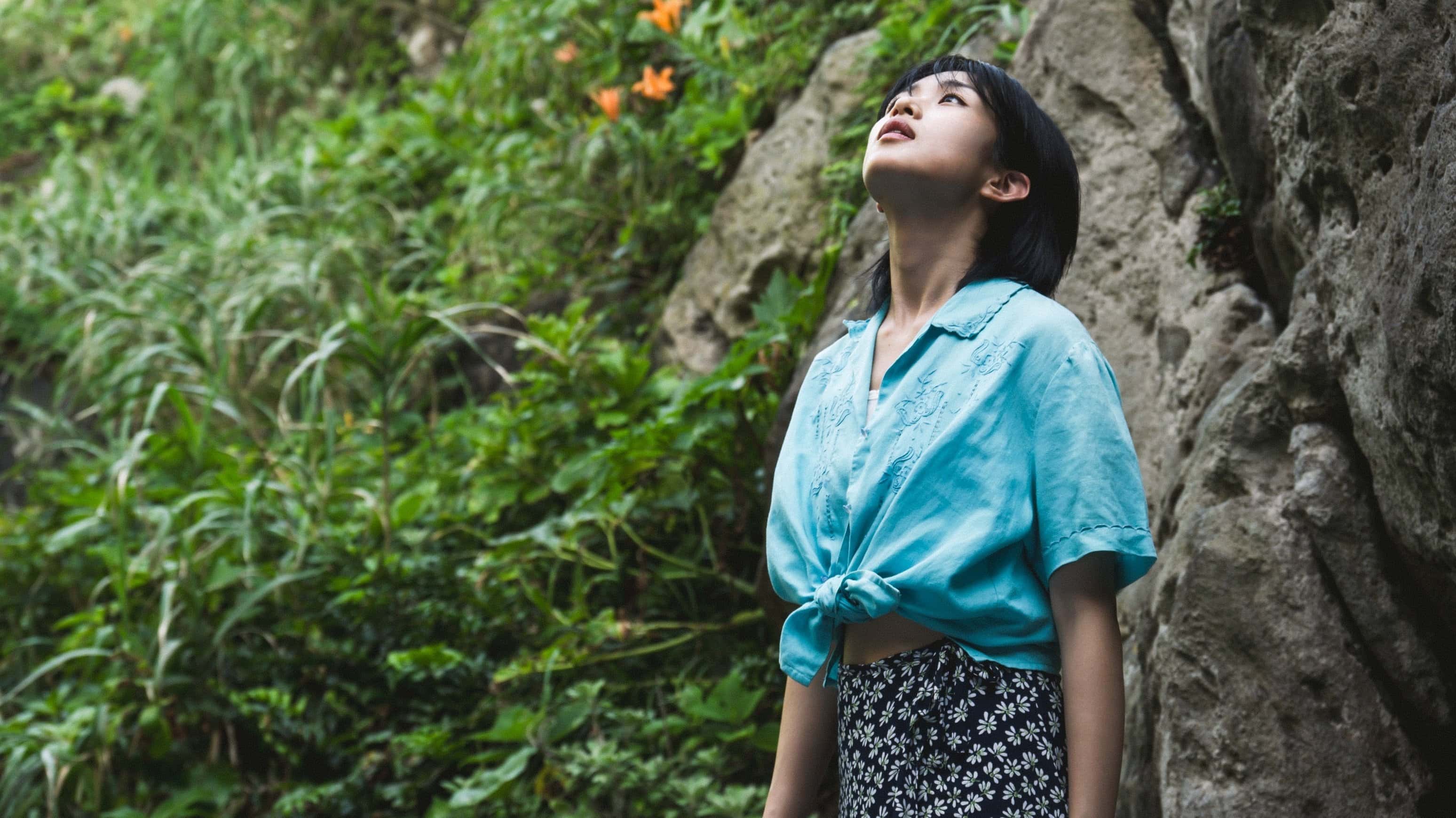 Two Seasons, Two Strangers