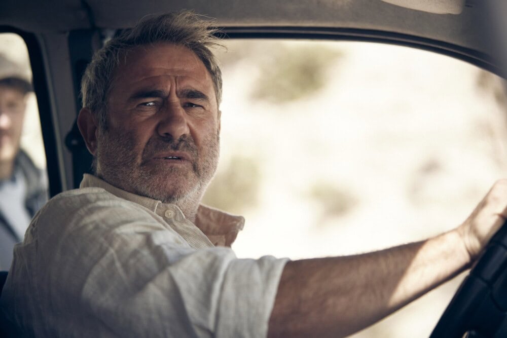 《末世狂沙》沙治路柏斯飾演的父親