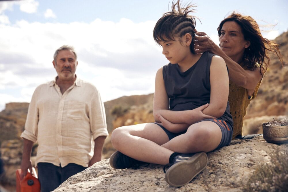 《末世狂沙》父子與女性角色互動