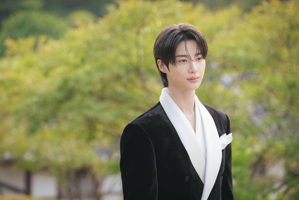 《21世紀大君夫人》邊佑錫飾演王室次子李完